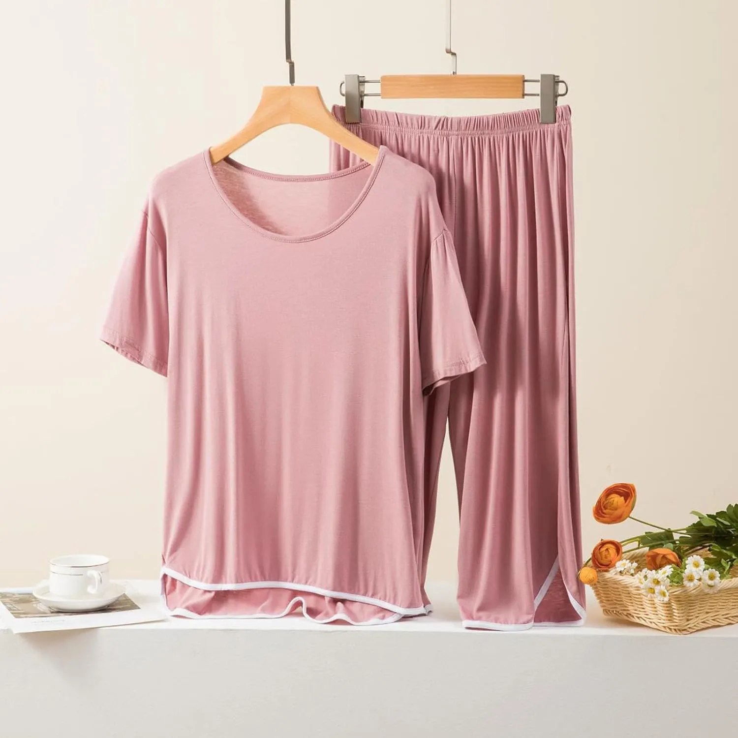 TANGNADE Two Piece Pajama Set for Women Short Sleeve Pj Sets Pullover Tops & Capri Pants 2 Piece Sleepwear Loungewear